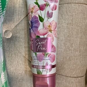 Bath and body works Sweet Pea Body Cream with Floral Design